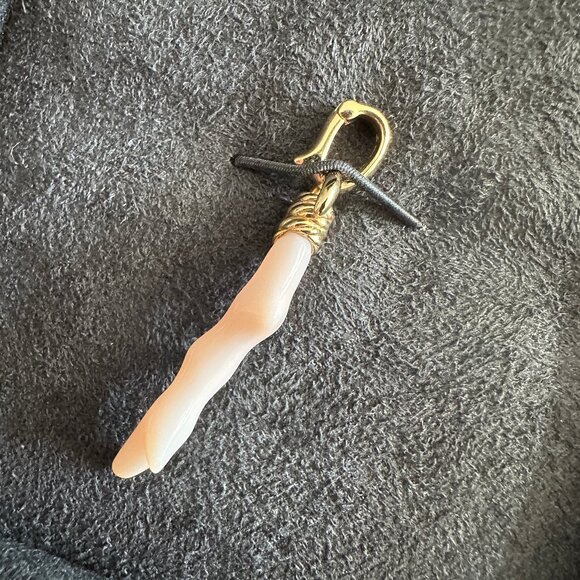 David Yurman Coral Amulet Pendant in 18K Yellow Gold w/ Pink Opal - - Picture 9 of 13